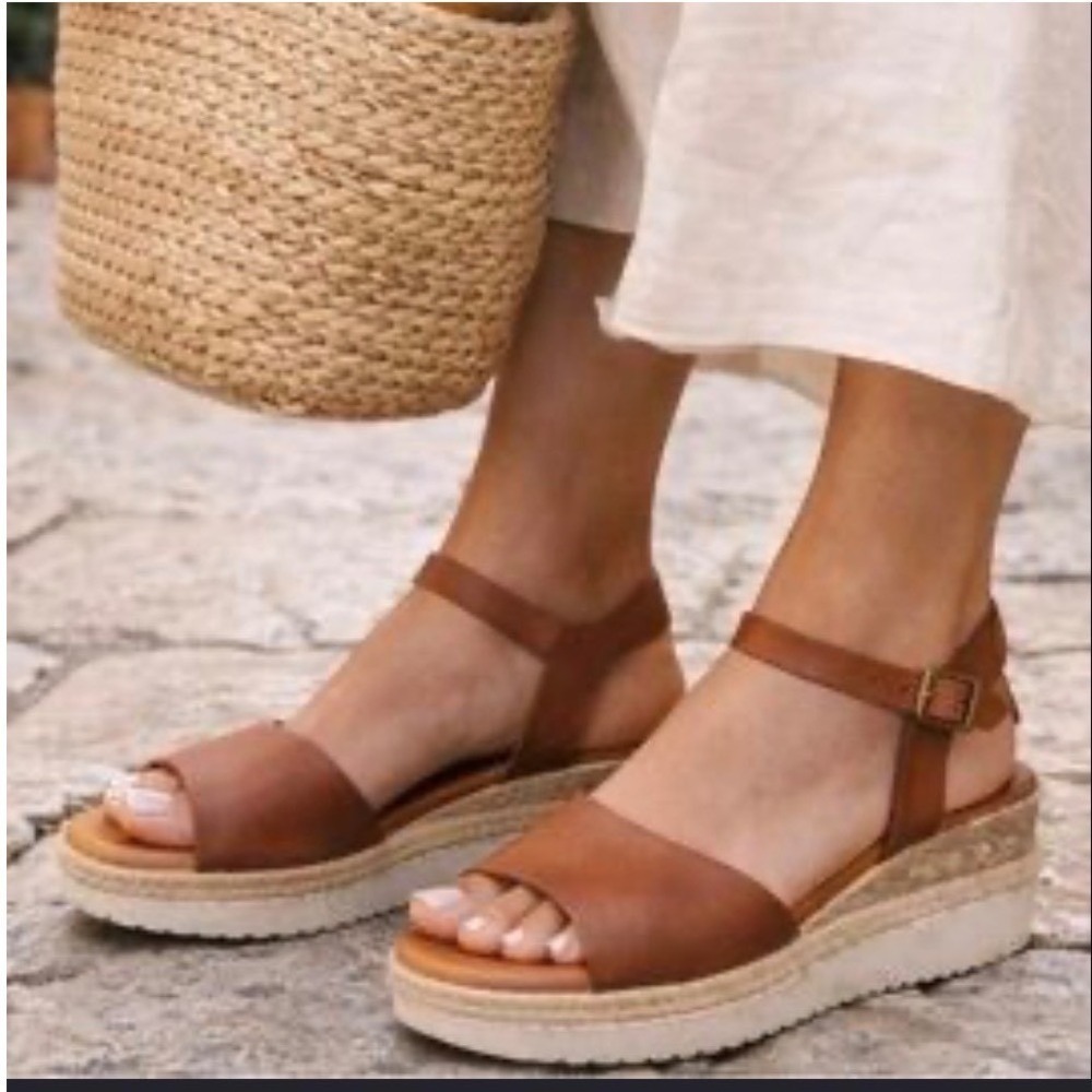 Bertuchi Tan Leather Flatform Espadrille Sandals Ankle Strap Women's Size 9.5